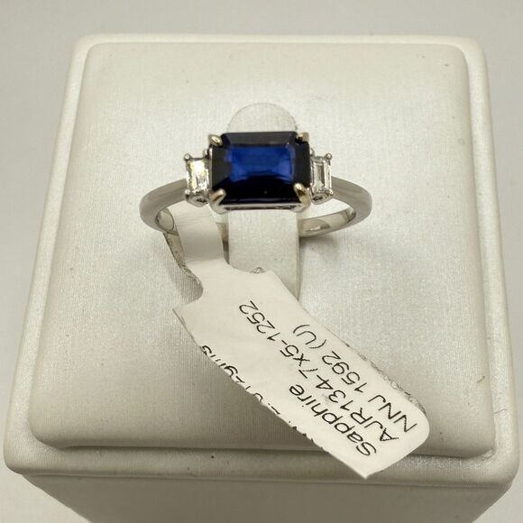 NWT 1.07ctw east/west,  blue sapphire w/ accent diamonds in 14kt WG ring! - Picture 4 of 13
